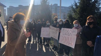 На Львівщині батьки виступили проти переселення дитячої секції дзюдо (ФОТО, ВІДЕО)