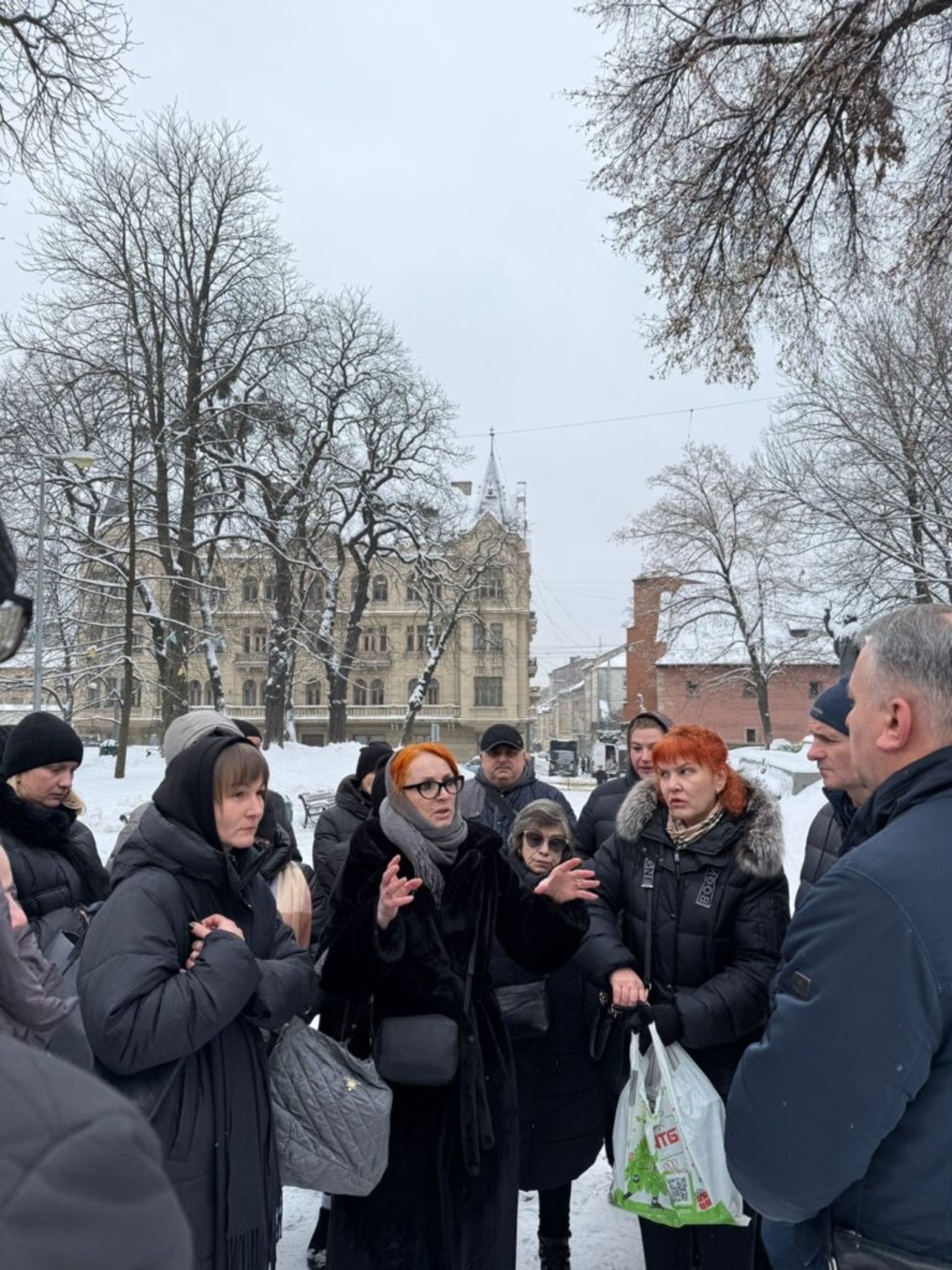 Родини новітніх Героїв України обурені діями Садового, фото Четверта студія