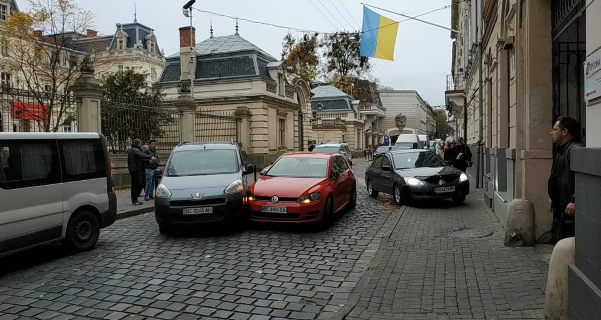 У центрі Львова сталась аварія. Фото Романа Метельського