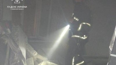 Ще в одній львівській квартирі уночі пролунав вибух (ФОТО)