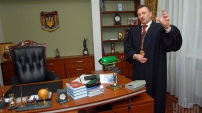 Верховний суд не поновив на посаді суддю-колядника Зварича