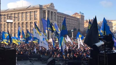 Зеленському на Майдані нагадали про "червоні лінії" у Нормандії