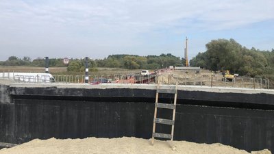 На дорозі "Львів-Луцьк" почали зводити новий міст на місці зруйнованого (ФОТО, ВІДЕО)