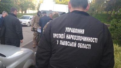 У Львові затримали зловмисників, які збували наркотичні засоби та психотропні речовини