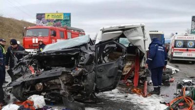 Автотроща на трасі "Київ-Чоп": троє потерпілих (ФОТО)