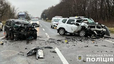 На Львівщині внаслідок автозіткнення травмований водій кросовера (ФОТО)
