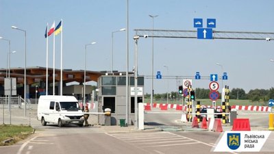 Черг на виїзд із України через західні кордони майже немає