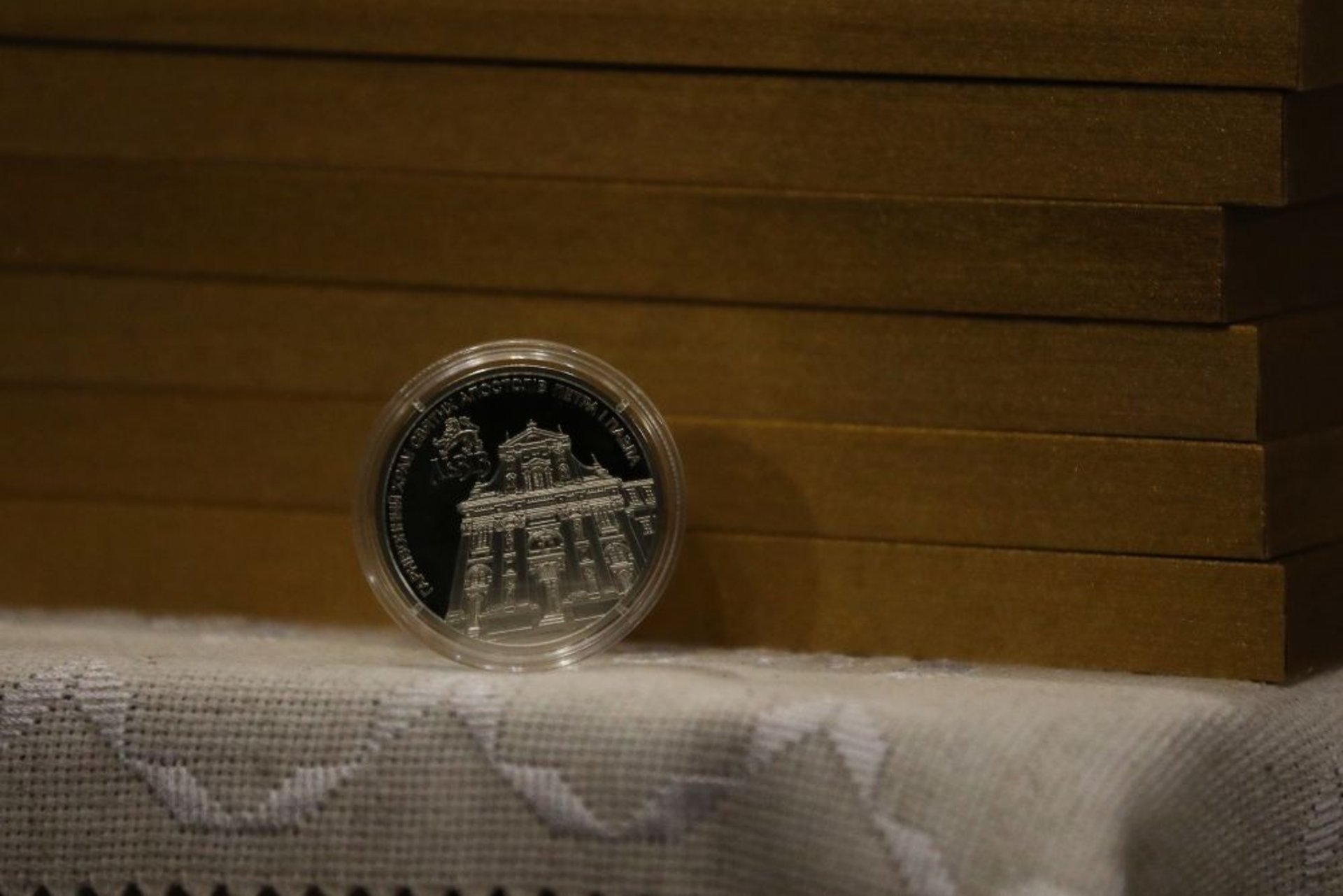 У Львові презентували книгу про Гарнізонний храм та ювілейну монету із його зображенням