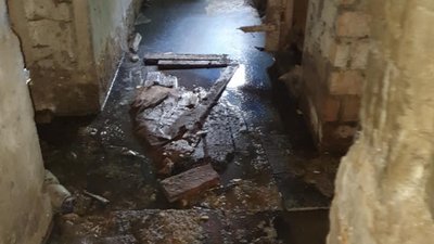 У Львові підвал будинку затоплює фекаліями (ФОТО)