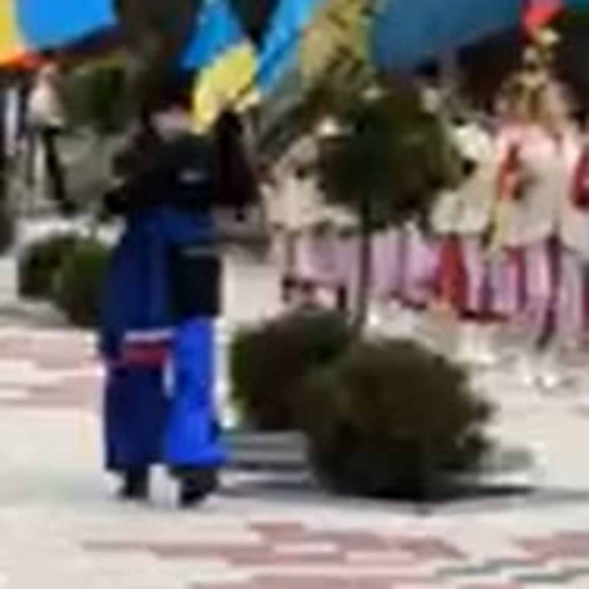 У Новояворівську на День захисника України помітили нашивку російського триколора, фото Типовий Новояворівськ