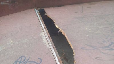 На Львівщині показали аварійний скейт-парк