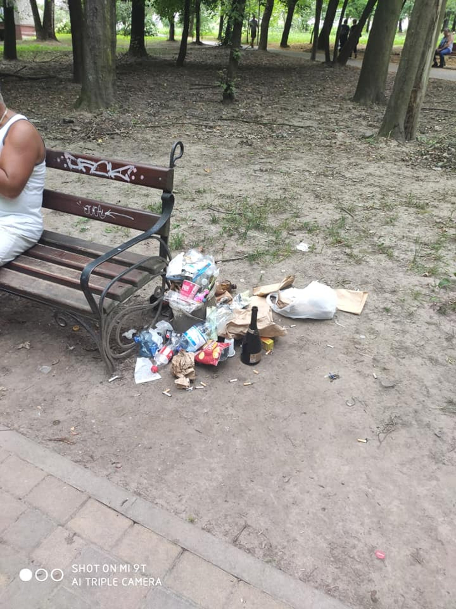 У Львові засмітили парк фото ГЛМЛ