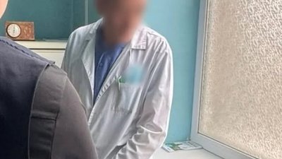 На Львівщині лікар вимагав 9 тисяч доларів