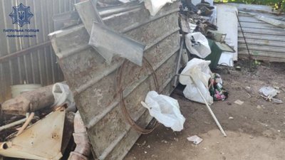 У Львові чоловік вкрав металеві пластини