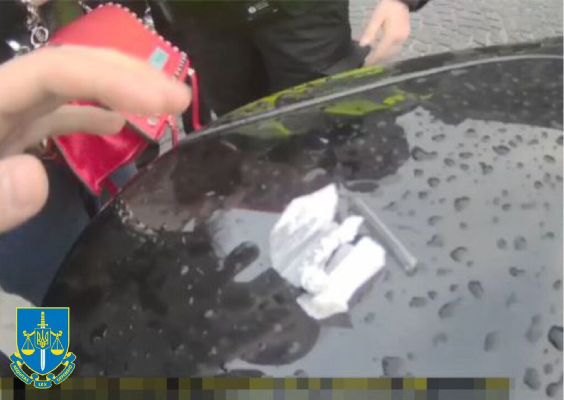 У Львові судитимуть водійку “БМВ”, яка возила з собою пакетики з психотропами