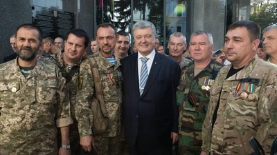 Петро Порошенко привітав українців з Різдвом Христовим (ВІДЕО)
