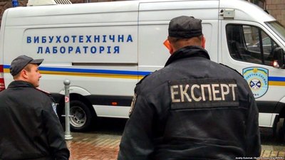 У Стрию шукають вибухівку на вокзалі і на центральній площі міста