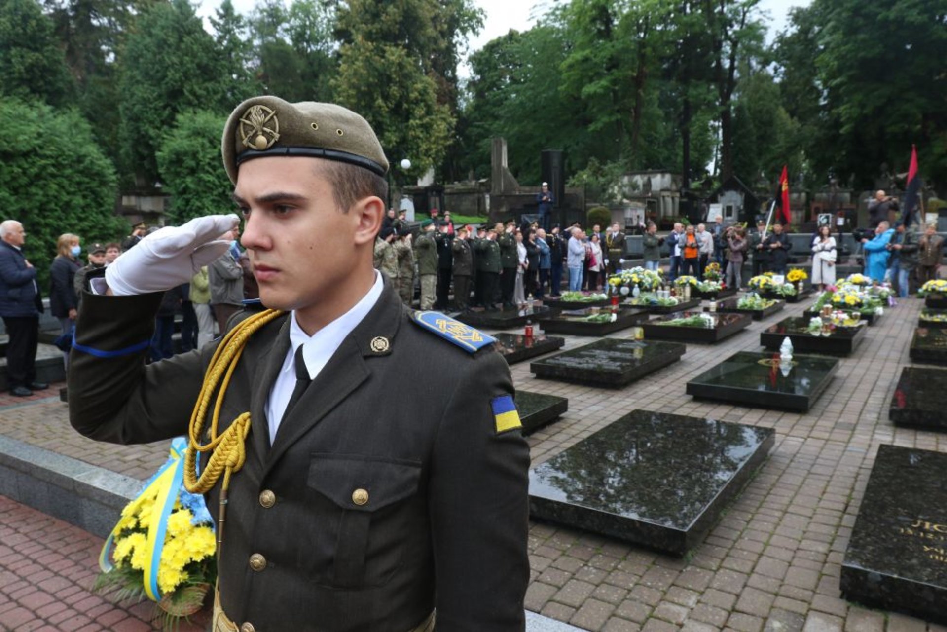 На Личаківському цвинтарі вшанували пам’ять новітніх Героїв, фото ЛМР