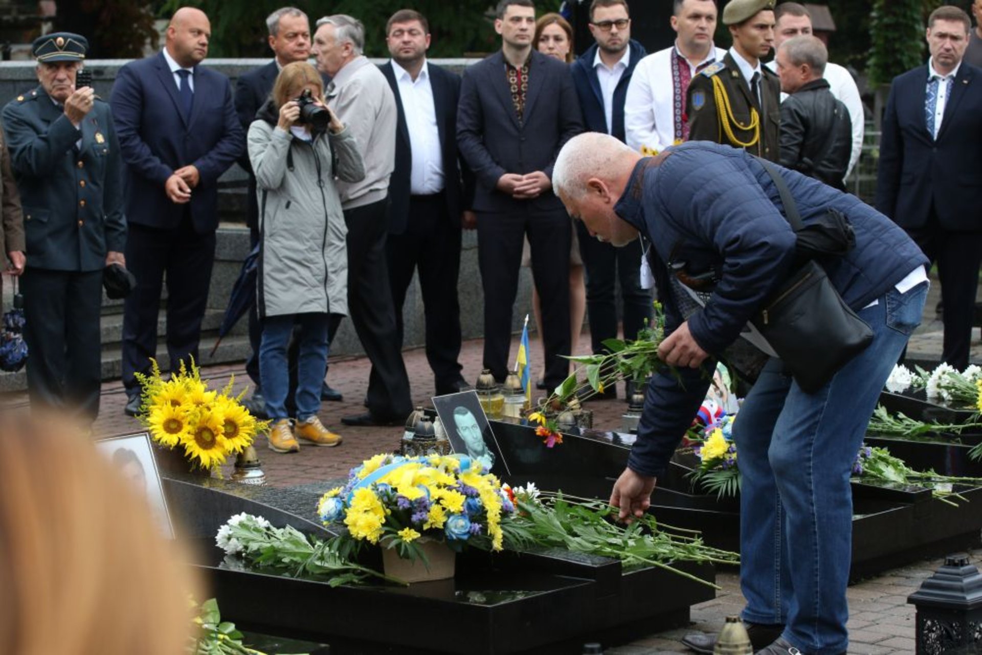 На Личаківському цвинтарі вшанували пам’ять новітніх Героїв, фото ЛМР