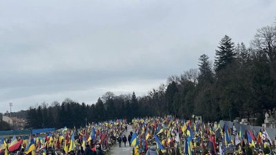 У Львові для хвилини мовчання зупиняється громадський транспорт