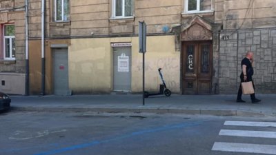У Львові через паркінг Садового виникають аварійні ситуації