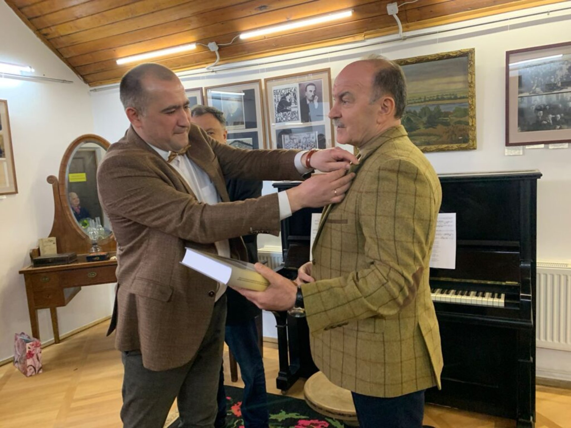 У Нагуєвичах відкрили виставку оперній співачці з Дрогобича