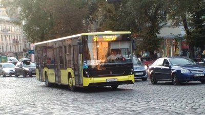 Ряснянці тішаться: відсьогодні на маршруті № 6А додалося ще два автобуси