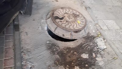 Яка небезпека підстерігає  на платній парковці у центрі Львова (ФОТО)