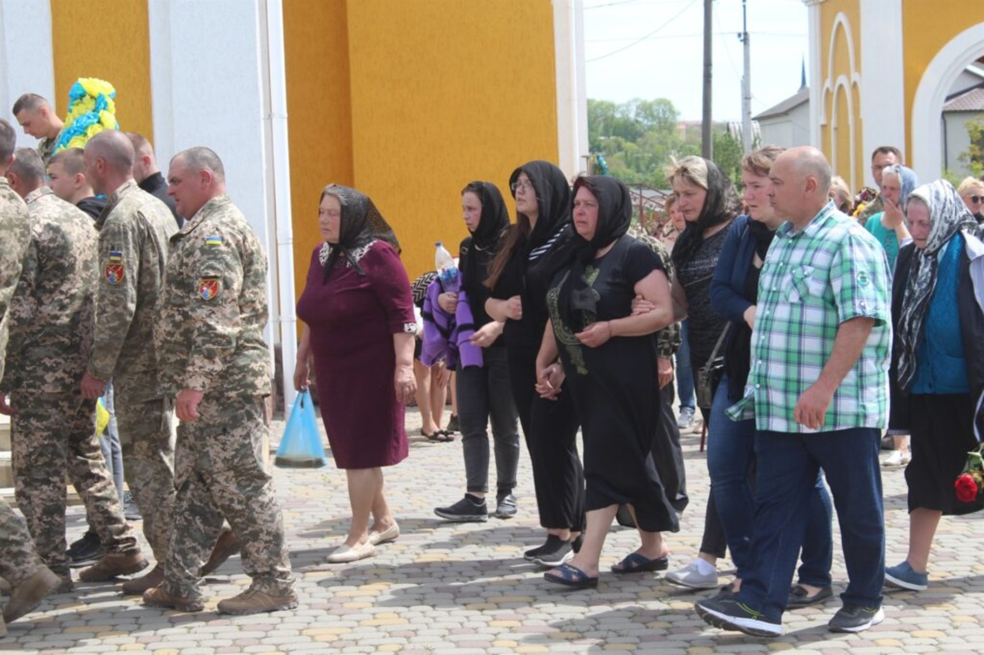 На Львівщині попрощалися з 24-річним загиблим на Донбасі бійцем, який звільняв від окупантів Бучу