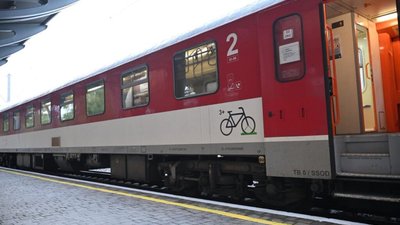 З Ужгорода до Будапешта та Відня вирушив потяг