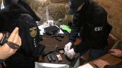 Біля Львова спецслужби затримали власника туристичної фірми (ФОТО)