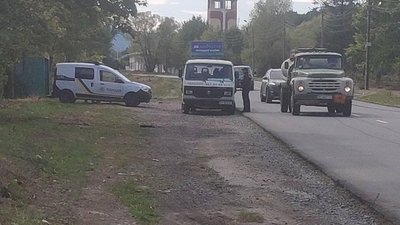 На Львівщині чоловік відкрив стрілянину по людях: поранено жінку із Стебника