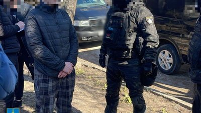 Незаконний збут вогнепальної зброї та боєприпасів – викрито мешканця Запорізької області