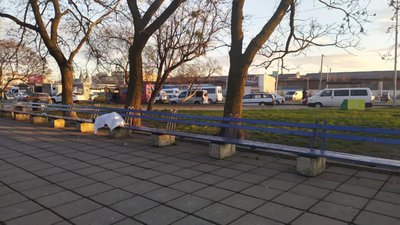 У Львові на лавці біля вокзалу помер чоловік