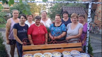 Господині зі Львівщини спекли для захисників понад 1000 кілограмів печива