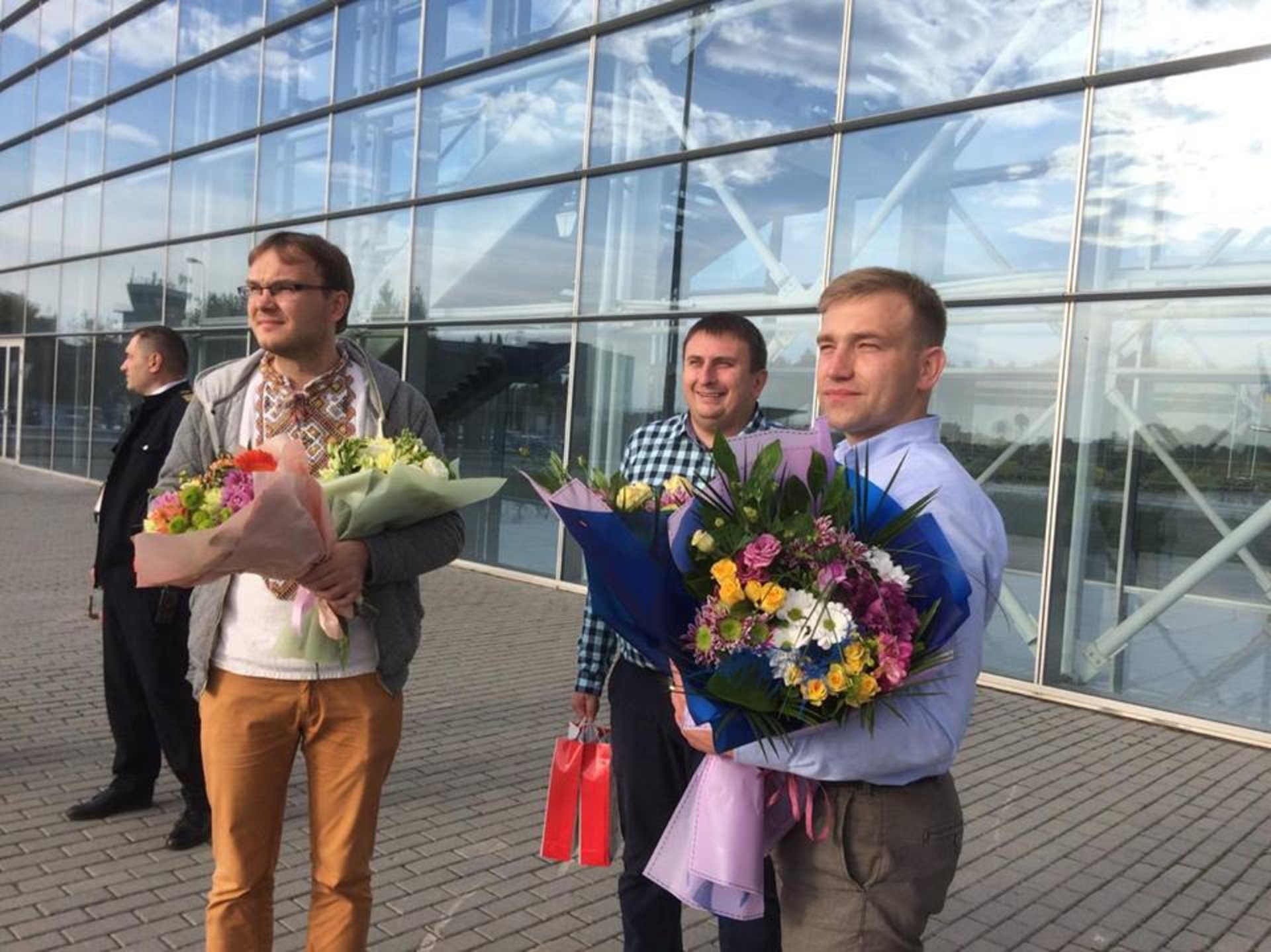 У Львівському аеропорту зустріли срібних призерок 43-ої Всесвітньої шахової Олімпіади – сестер Музичук