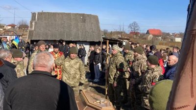 В Уличному провели в останню путь захисника
