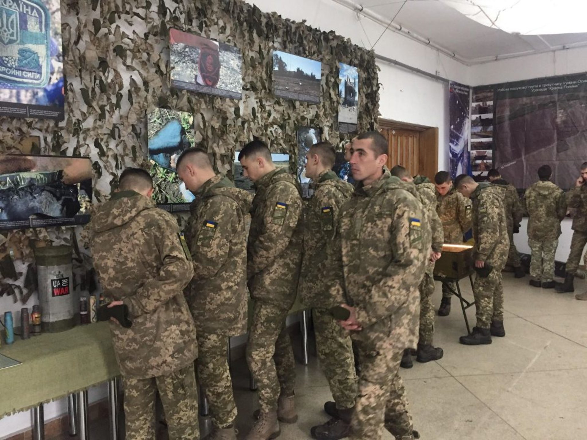 До Львова приїхала пересувна виставка "Блокпост Пам'яті". Фото Юра Кенцало 4studio