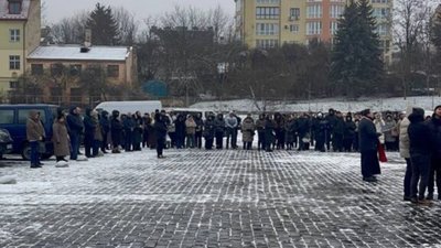 У Львові родини загиблих збирають підписи до Садового