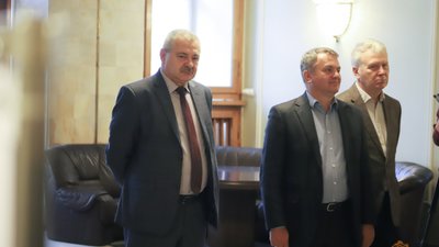 Суспільство потребує підвищеної політичної обізнаності, - Олег Синютка