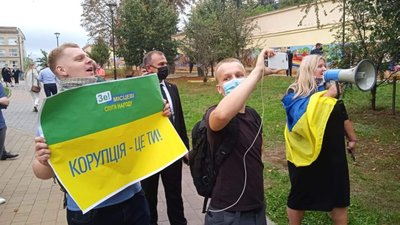 Зеленському показали міфічне будівництво на Львівщині