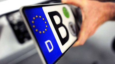 У Львові доступно пояснили «євробляхерам» як змінилось законодавство та що на них чекає