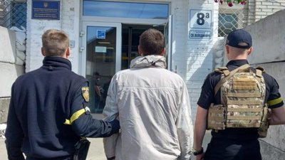 У Червоноградському районі чоловіки обкрадали магазини