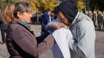 З Львівщини врочисто відправили до війська перших призовників (ФОТО)