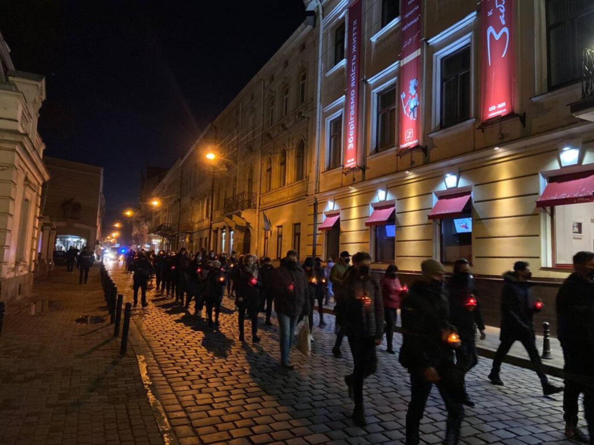 У Львові відбулась мовчазна хода у пам’ять про жертв Голодомору, фото Нацкорпусу
