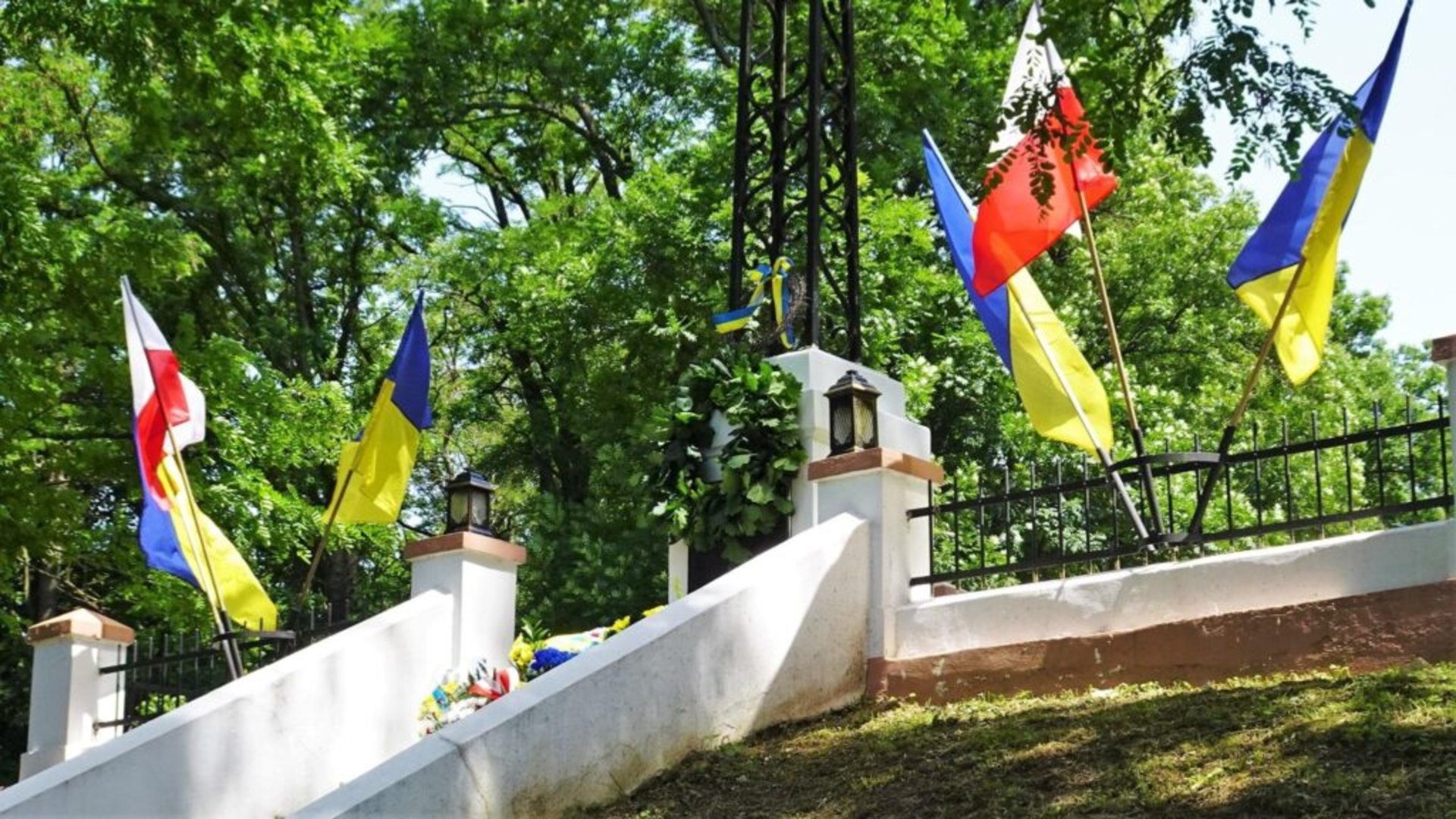 У Пикуличах вшанували похованих воїнів УНР, УГА і УПА