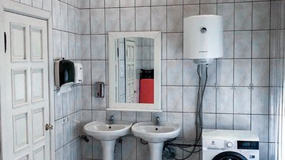 На вокзалі «Львів» Укрзалізниця відкрила зал для військовослужбовців, де можна прати (ФОТО)