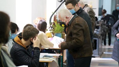 Усі дільниці у Львові зачинились: явка виборців - 38,6%
