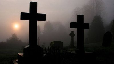 Житель Львівщини «потрошив» могильні склепи, щоб купити собі автівку