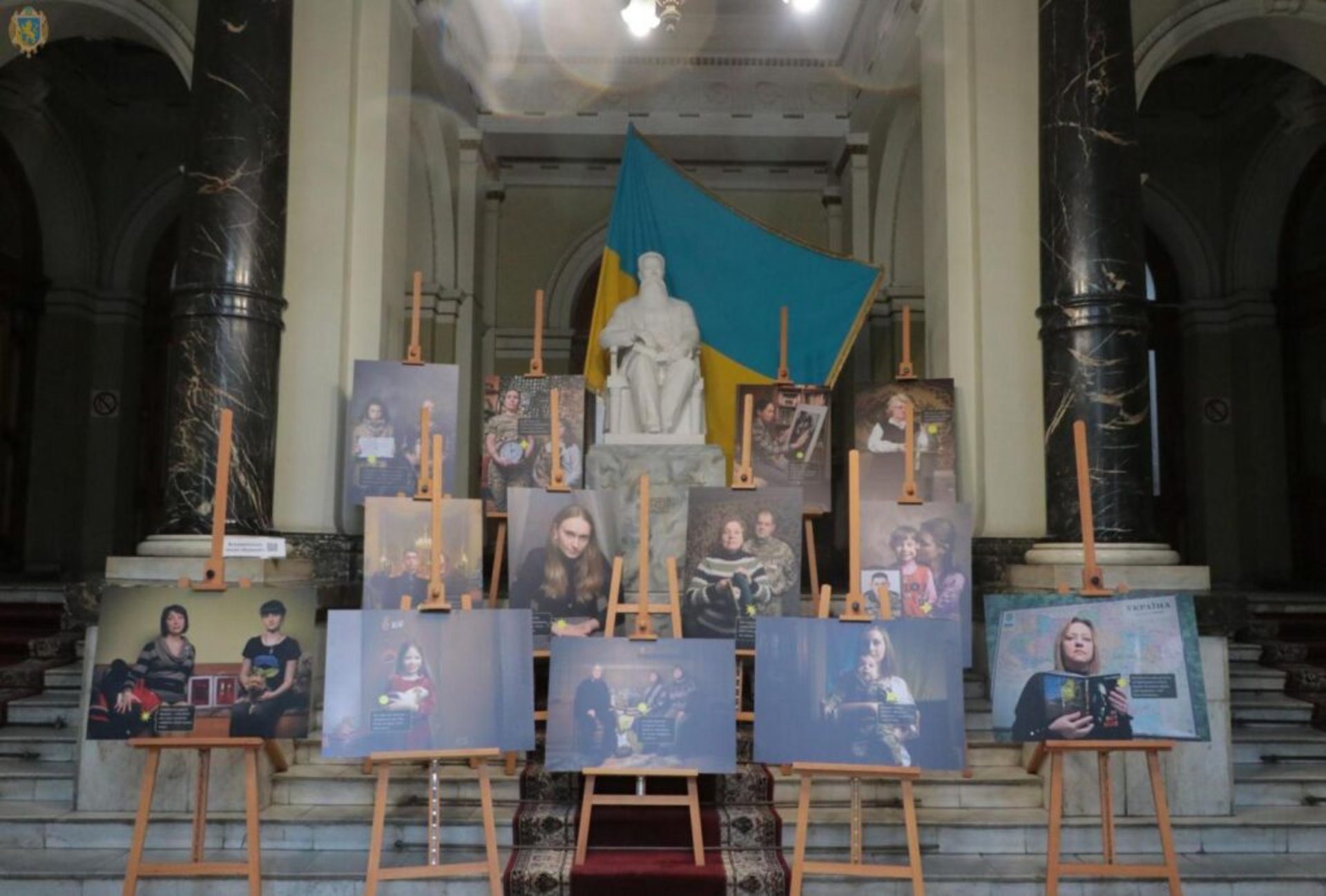 У Львівській ОДА презентували фотовиставку у пам'ять про загиблих воїнів АТО/ООС